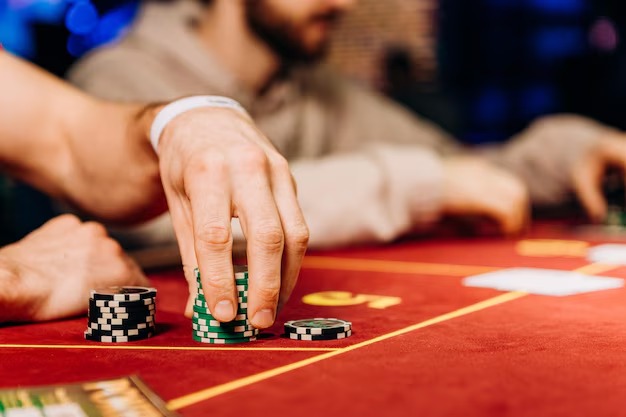 dua toto live dealer table with HD multi-camera broadcast on mobile phone