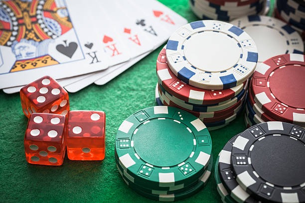 dua toto mobile app showing landscape and portrait mode layouts for live dealer tables